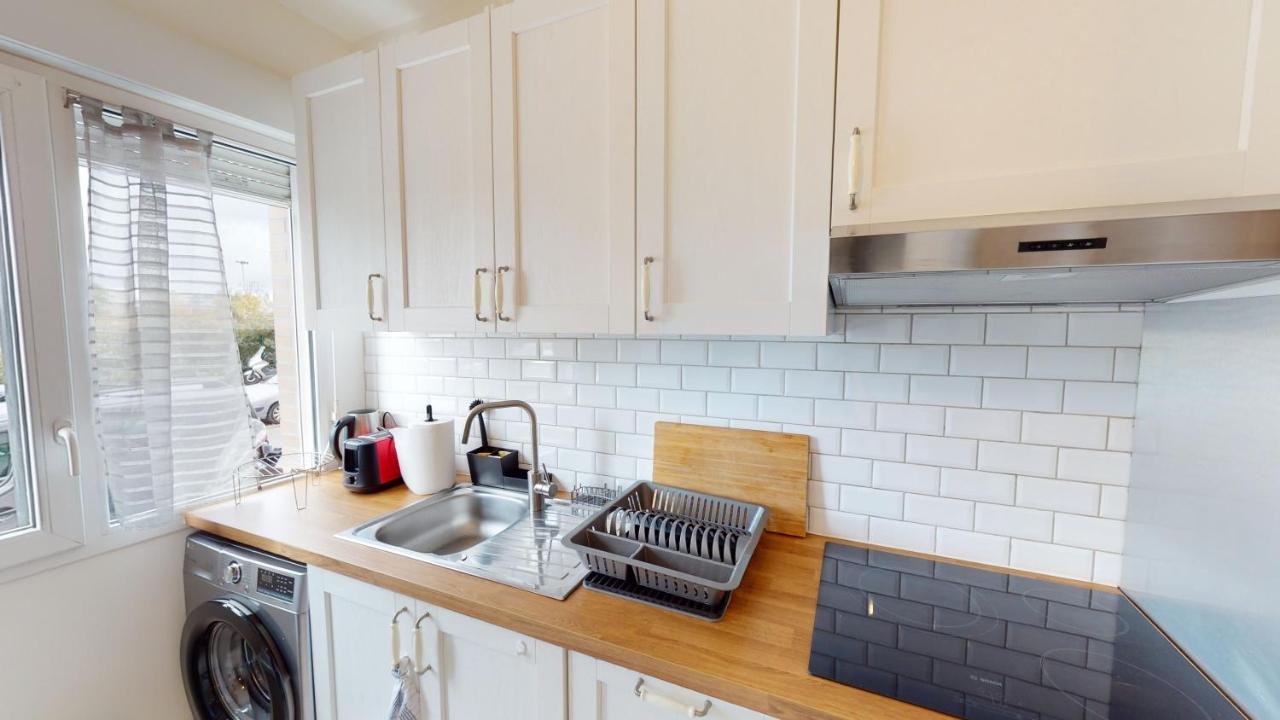 Live Like A Local Stylish 2Br With Balcony & Parking Apartment แซงต์-เดอนี ภายนอก รูปภาพ
