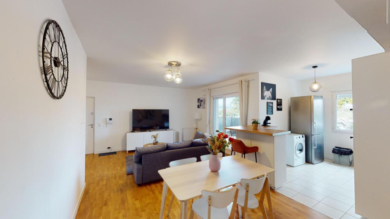 Live Like A Local Stylish 2Br With Balcony & Parking Apartment แซงต์-เดอนี ภายนอก รูปภาพ