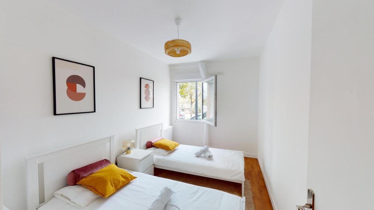 Live Like A Local Stylish 2Br With Balcony & Parking Apartment แซงต์-เดอนี ภายนอก รูปภาพ