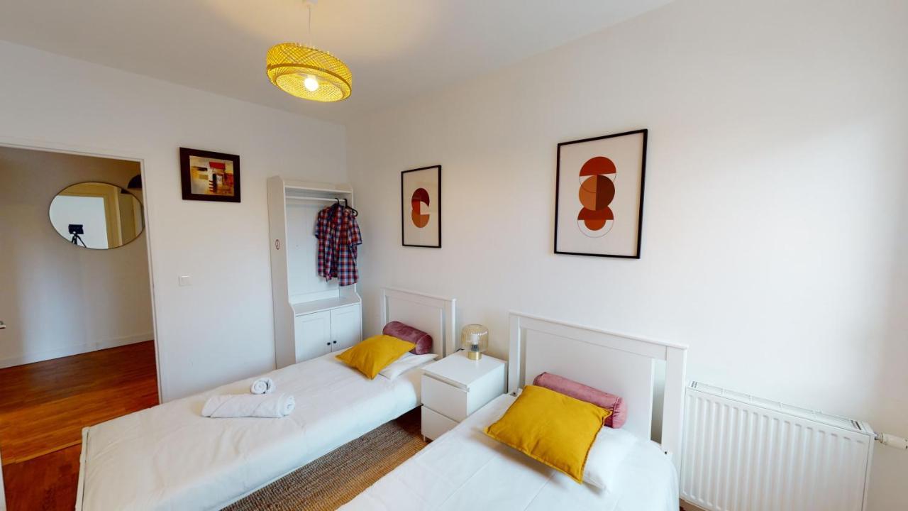 Live Like A Local Stylish 2Br With Balcony & Parking Apartment แซงต์-เดอนี ภายนอก รูปภาพ